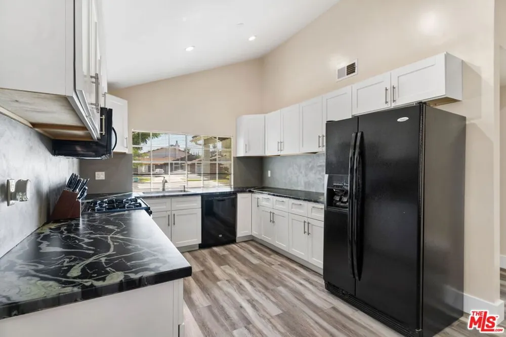 2918 La Costa Street Bakersfield, CA 93306