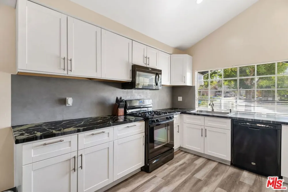 2918 La Costa Street Bakersfield, CA 93306