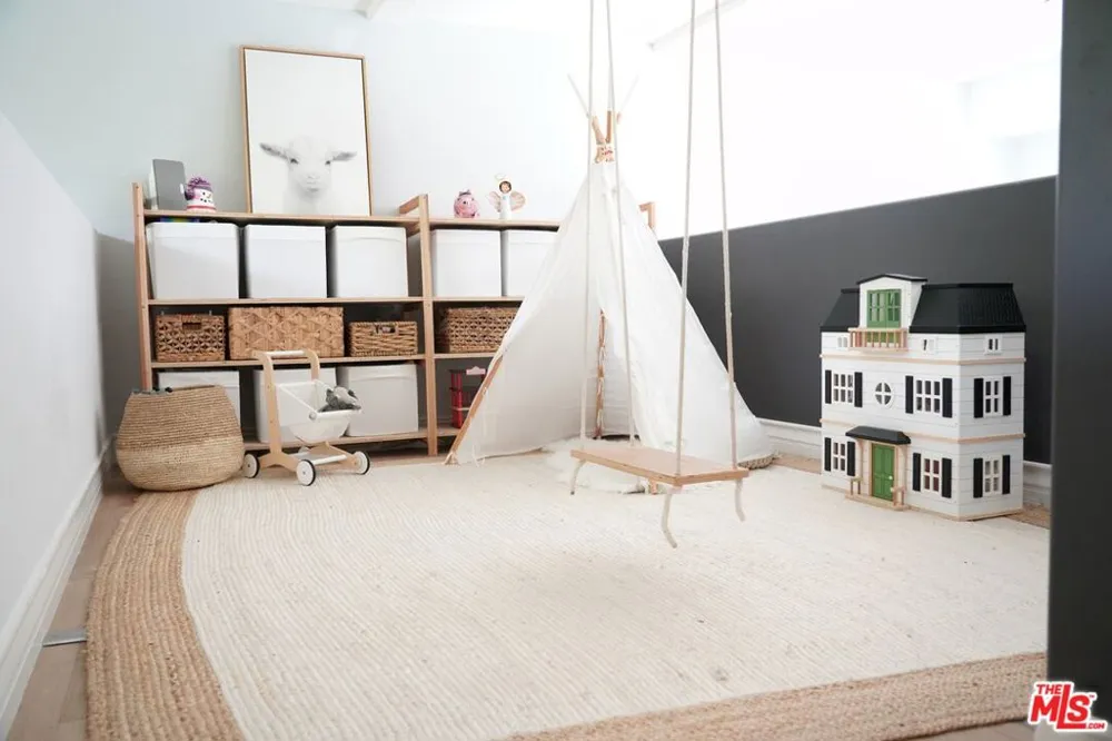 1038 11th Street #D Santa Monica, CA 90403