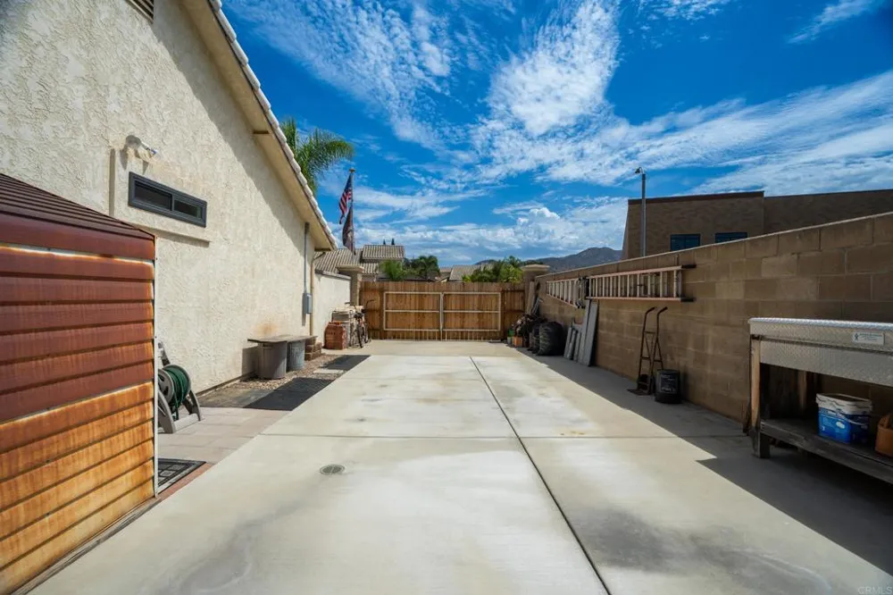 9116 Lake Valley Road El Cajon, CA 92021