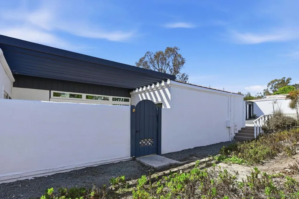3621 Vista Campana S #11 Oceanside, CA 92057