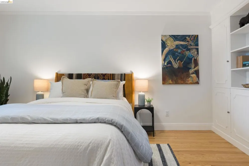 6309 Longcroft Dr Oakland, CA 94611