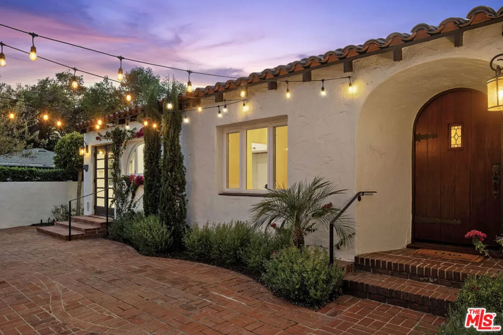 3447 Primera Avenue Los Angeles, CA 90068