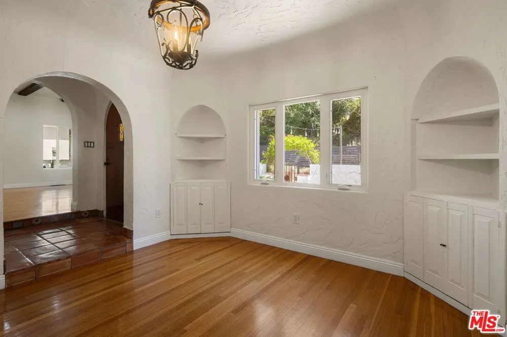 3447 Primera Avenue Los Angeles, CA 90068