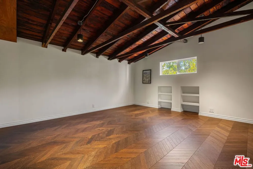 3447 Primera Avenue Los Angeles, CA 90068