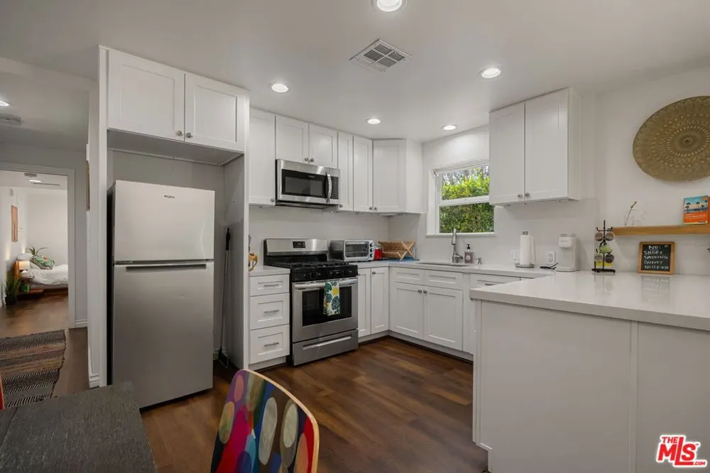 3447 Primera Avenue Los Angeles, CA 90068