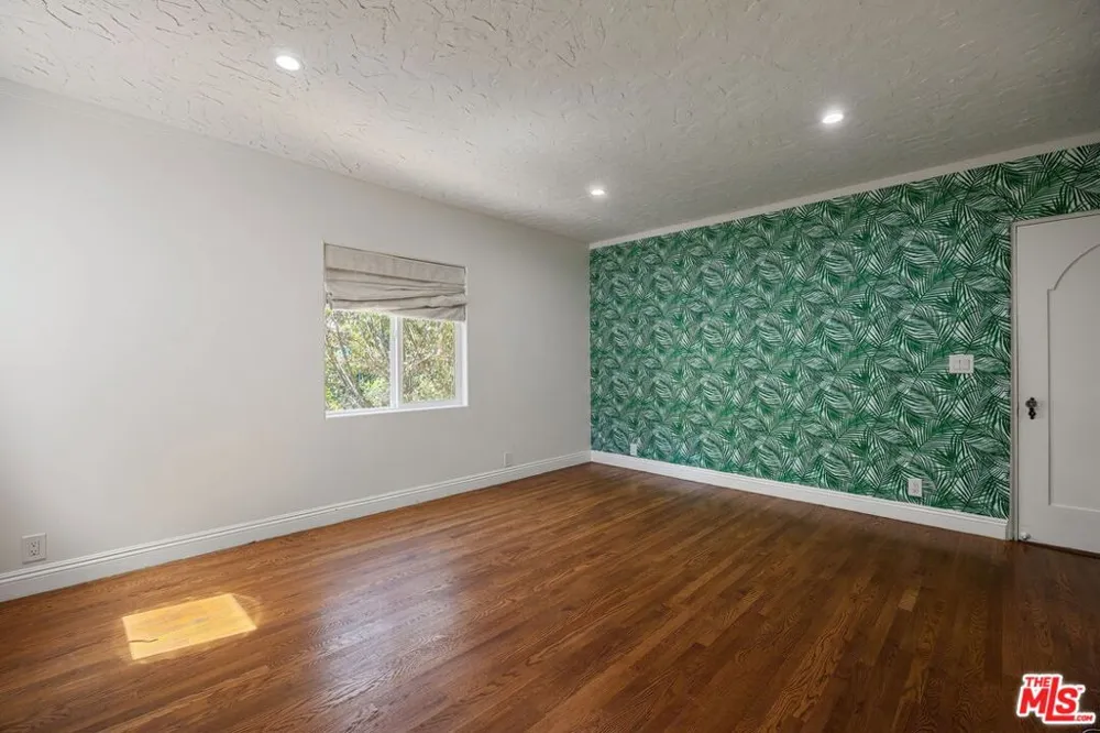 3447 Primera Avenue Los Angeles, CA 90068