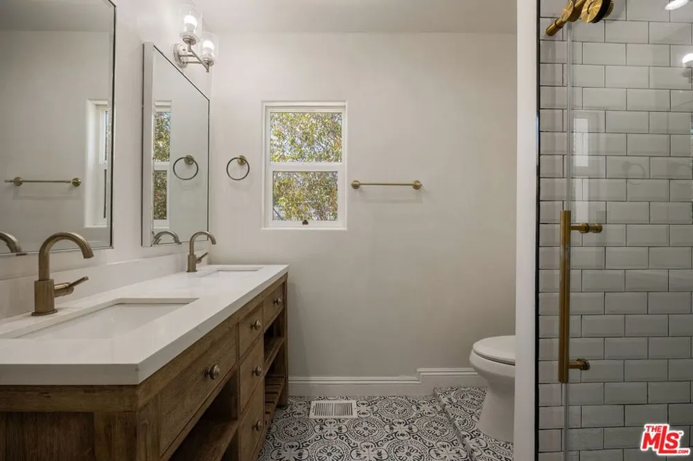 3447 Primera Avenue Los Angeles, CA 90068