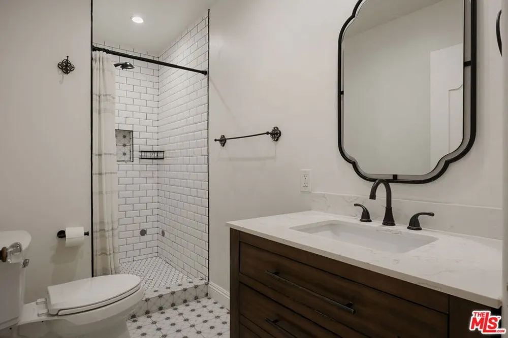 3447 Primera Avenue Los Angeles, CA 90068
