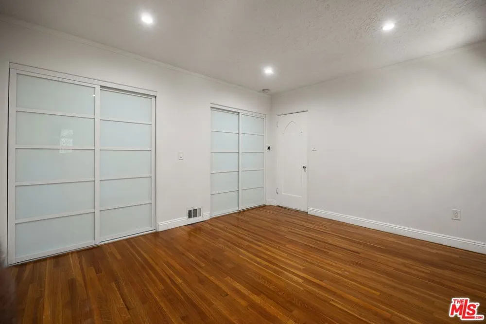 3447 Primera Avenue Los Angeles, CA 90068