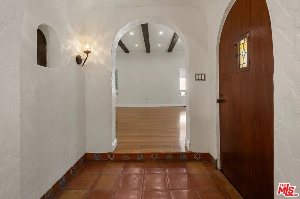 3447 Primera Avenue Los Angeles, CA 90068