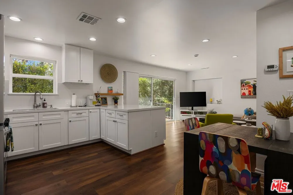 3447 Primera Avenue Los Angeles, CA 90068