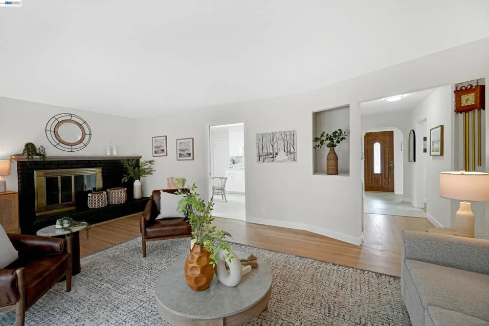 3404 Saddle Dr Hayward, CA 94541