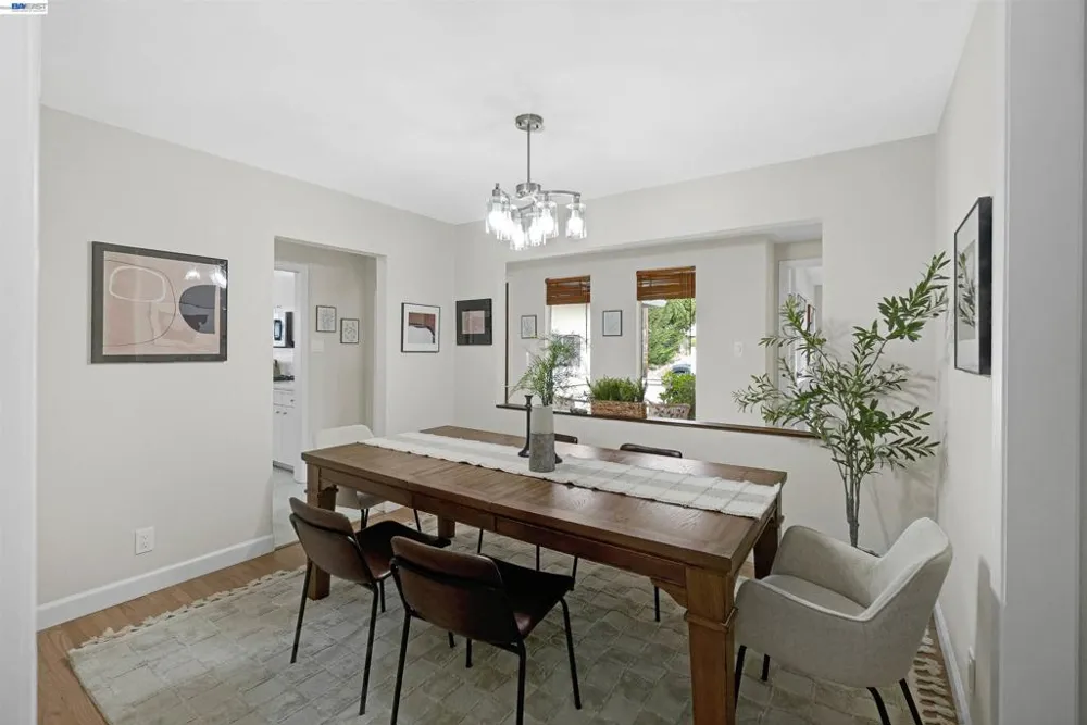 3404 Saddle Dr Hayward, CA 94541