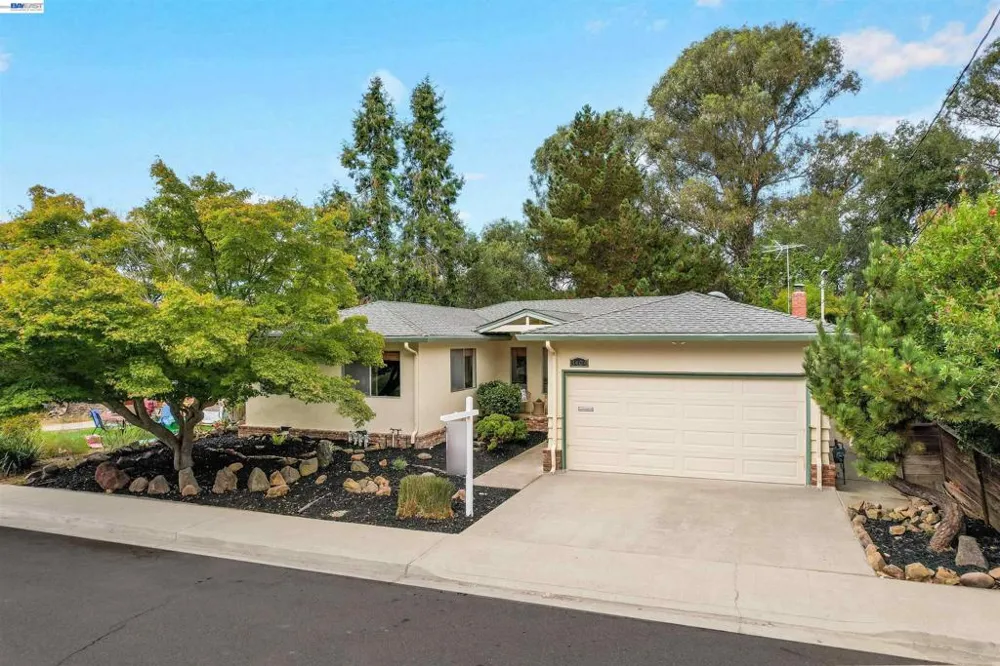 3404 Saddle Dr Hayward, CA 94541