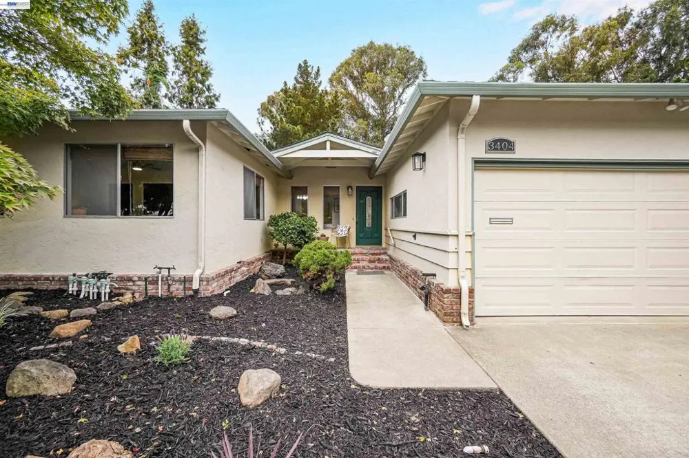 3404 Saddle Dr Hayward, CA 94541