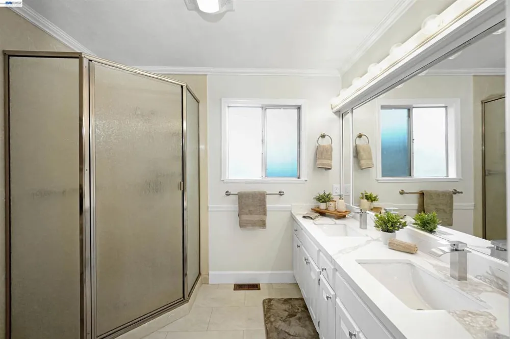 3404 Saddle Dr Hayward, CA 94541