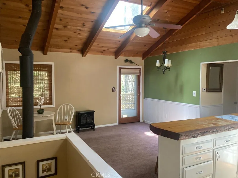 143 Western Cedar Glen, CA 92321