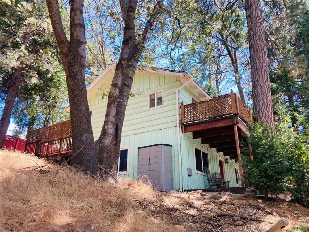 143 Western Cedar Glen, CA 92321