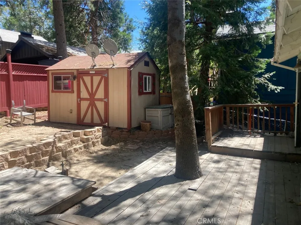 143 Western Cedar Glen, CA 92321
