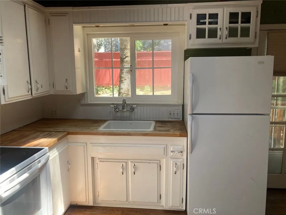 143 Western Cedar Glen, CA 92321