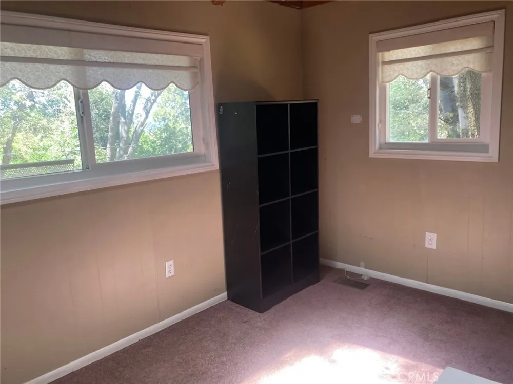 143 Western Cedar Glen, CA 92321
