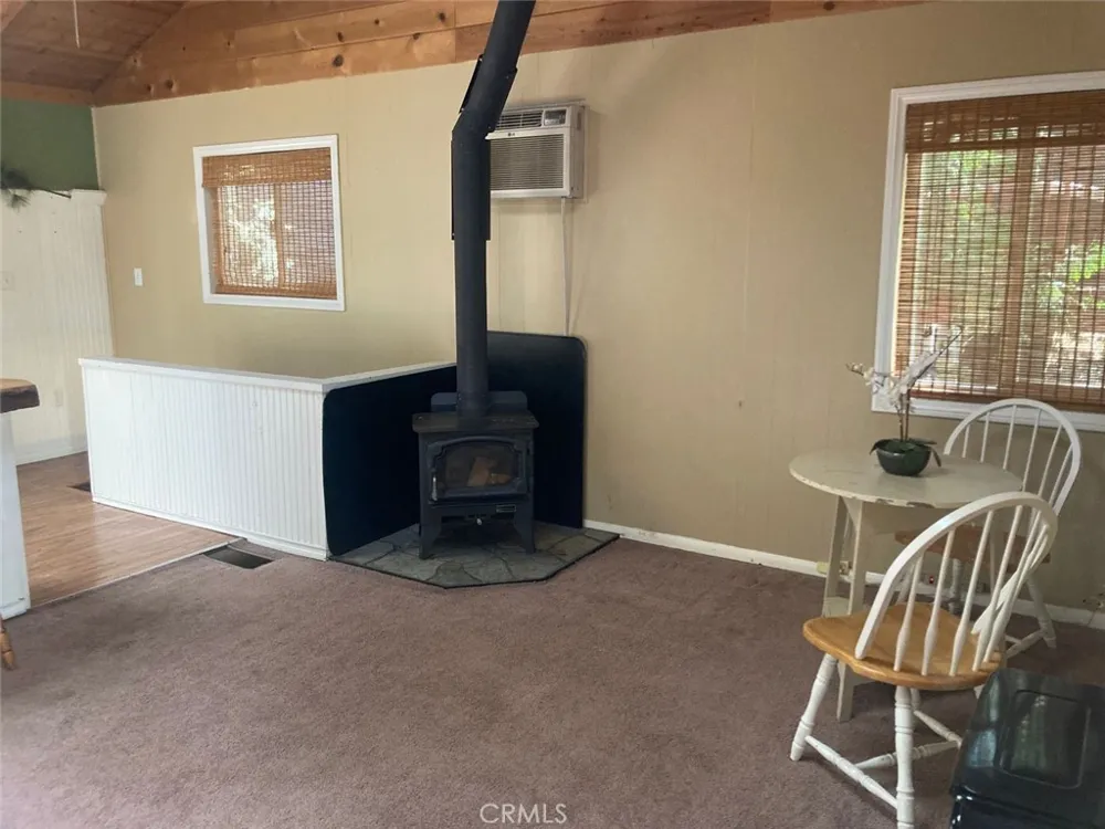 143 Western Cedar Glen, CA 92321
