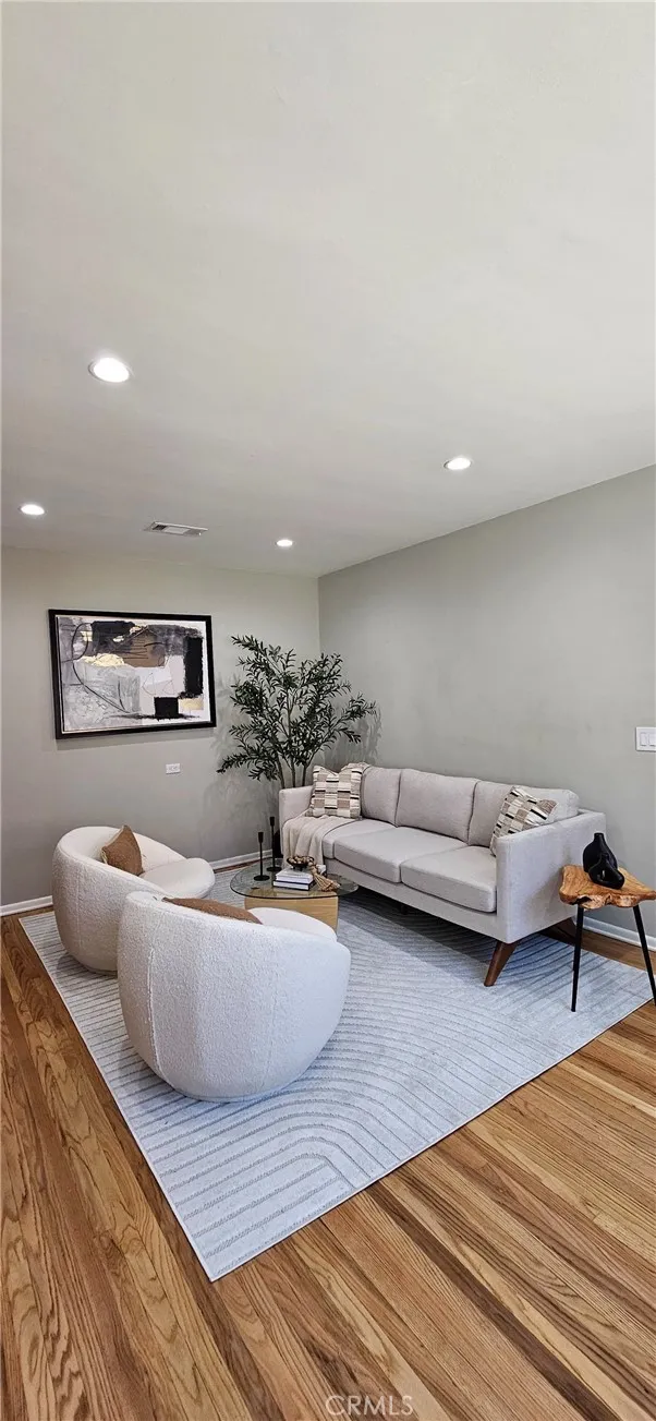 10344 Oro Vista Avenue Sunland, CA 91040