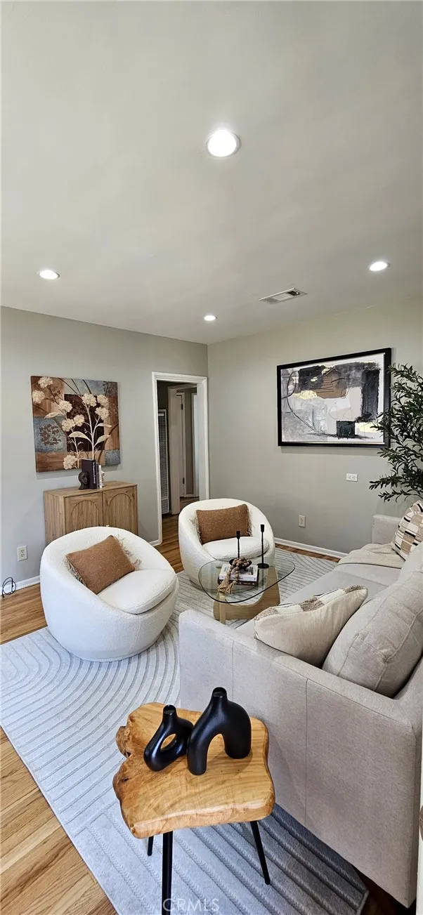 10344 Oro Vista Avenue Sunland, CA 91040