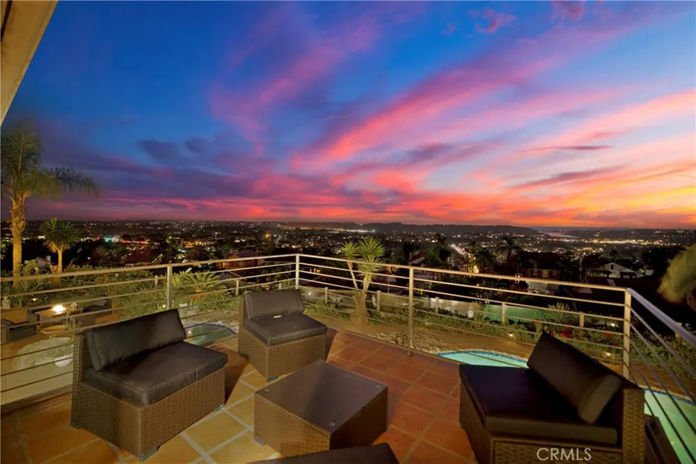 3313 Cabo Court Carlsbad, CA 92009