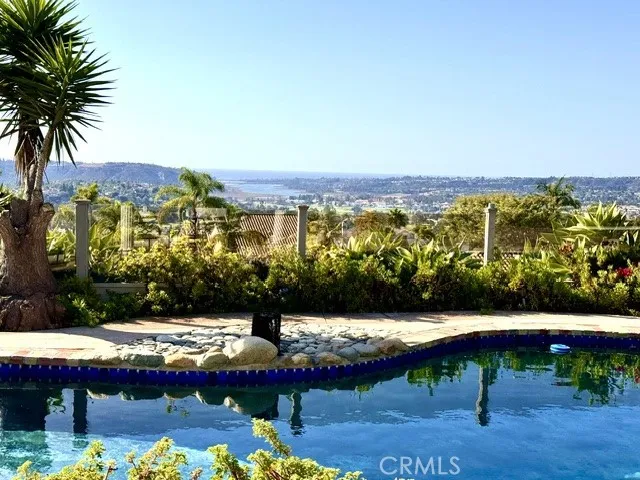 3313 Cabo Court Carlsbad, CA 92009