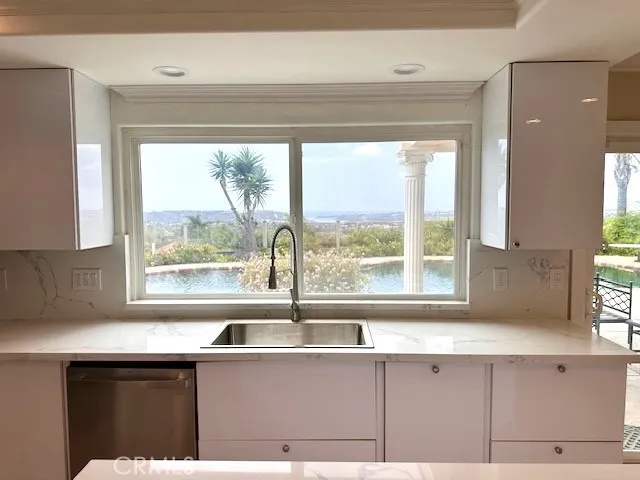 3313 Cabo Court Carlsbad, CA 92009