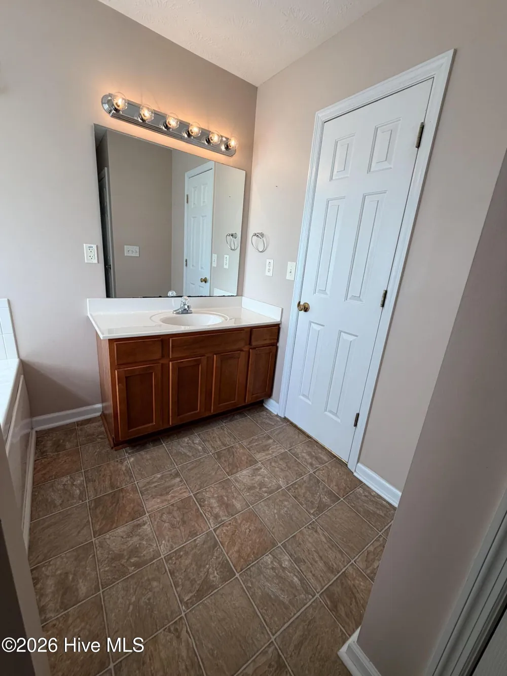 157 Mendover Drive Jacksonville, NC 28546