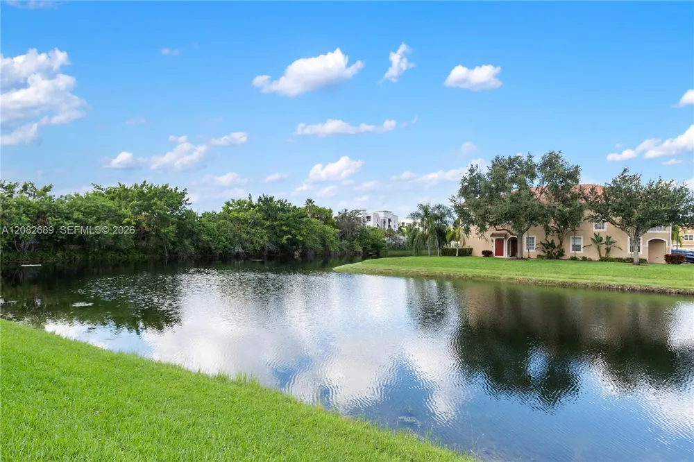 5741 Isles Cir Tamarac, FL 33321