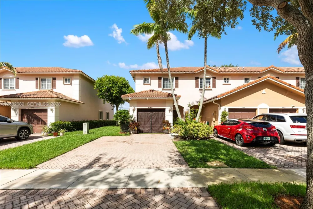 5741 Isles Cir Tamarac, FL 33321