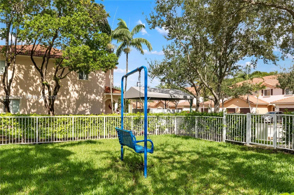 5741 Isles Cir Tamarac, FL 33321