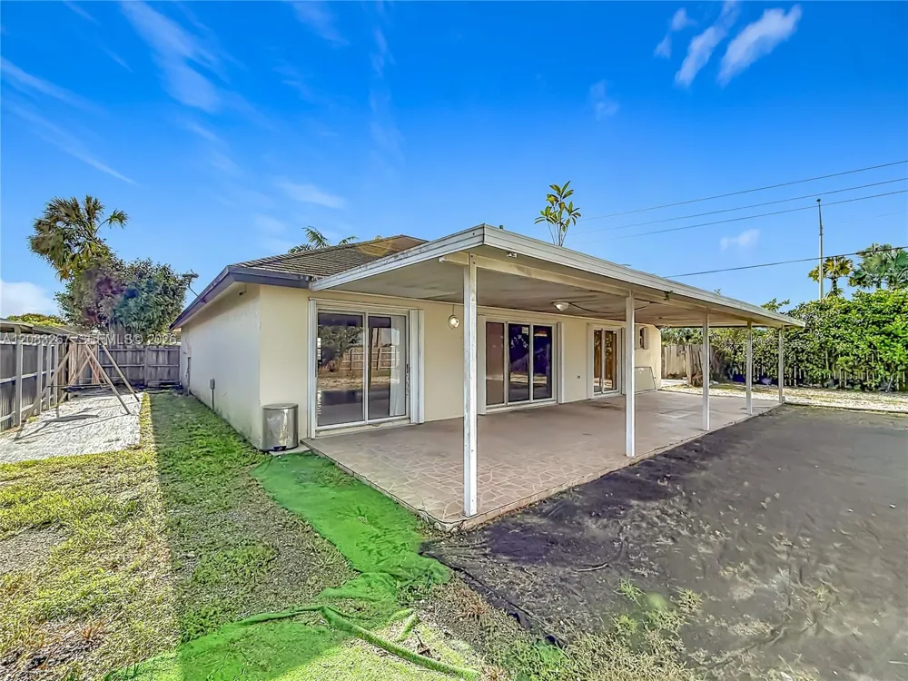 18396 SW 138th Ct Miami, FL 33177