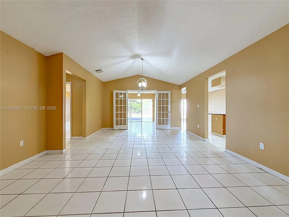 18396 SW 138th Ct Miami, FL 33177