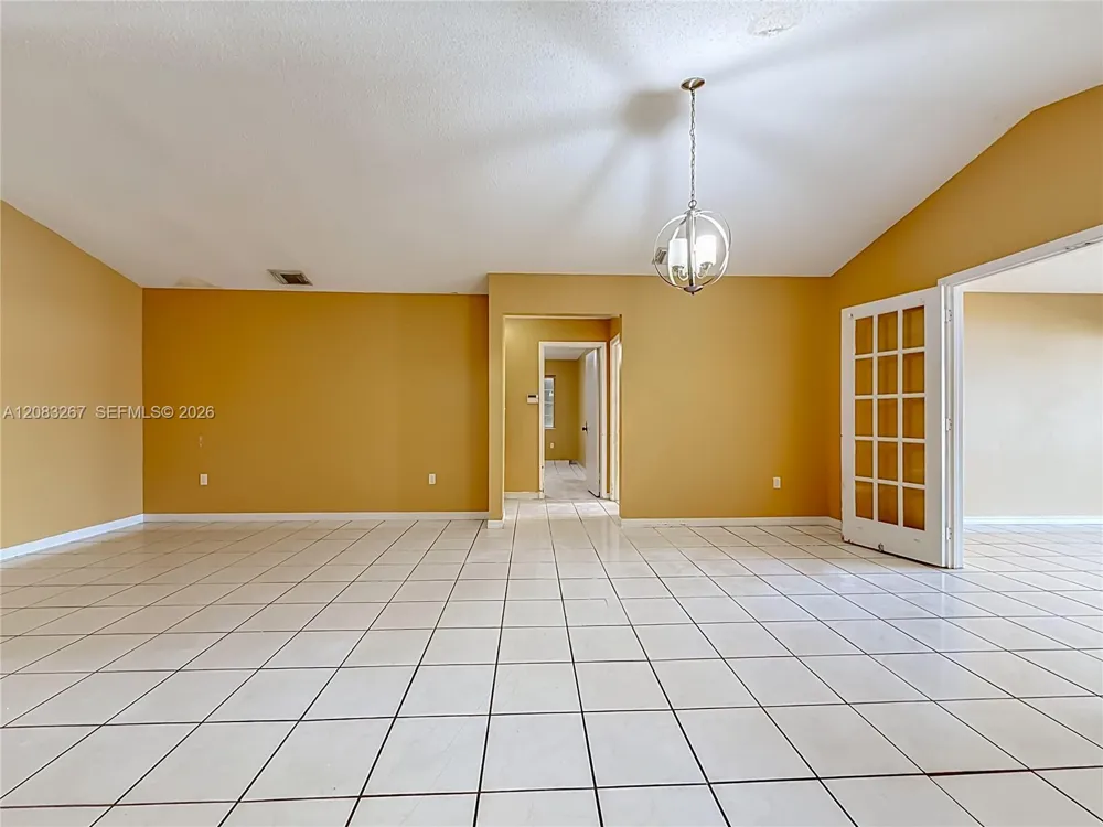 18396 SW 138th Ct Miami, FL 33177