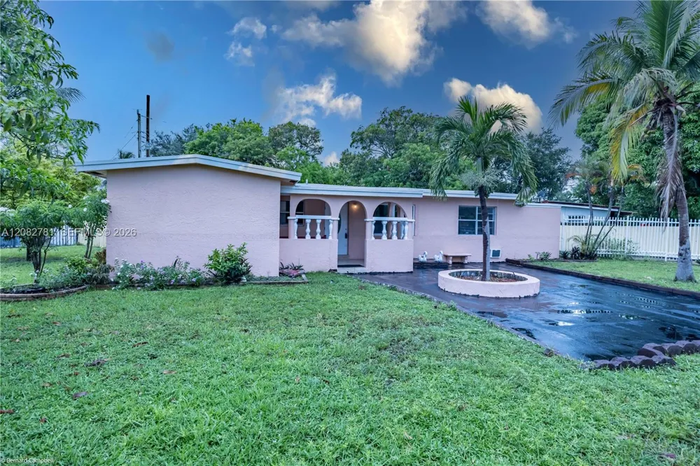 918 NW 13th Ct Fort Lauderdale, FL 33311