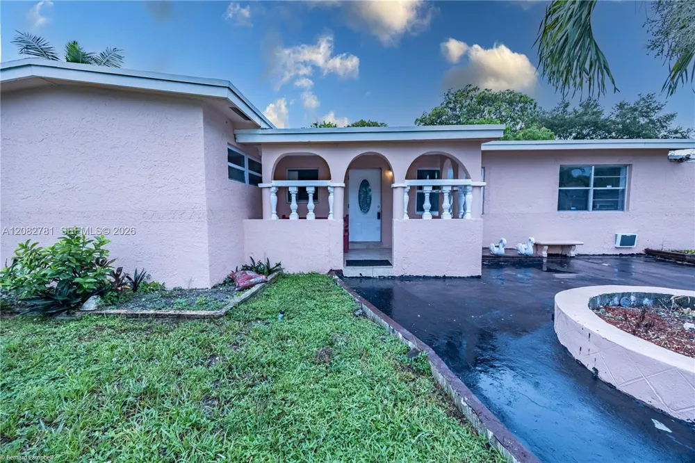 918 NW 13th Ct Fort Lauderdale, FL 33311