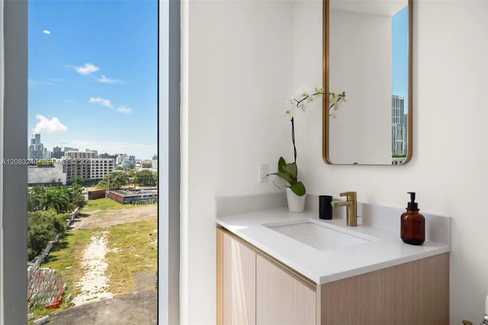 90 NE 32nd street #801 Miami, FL 33137