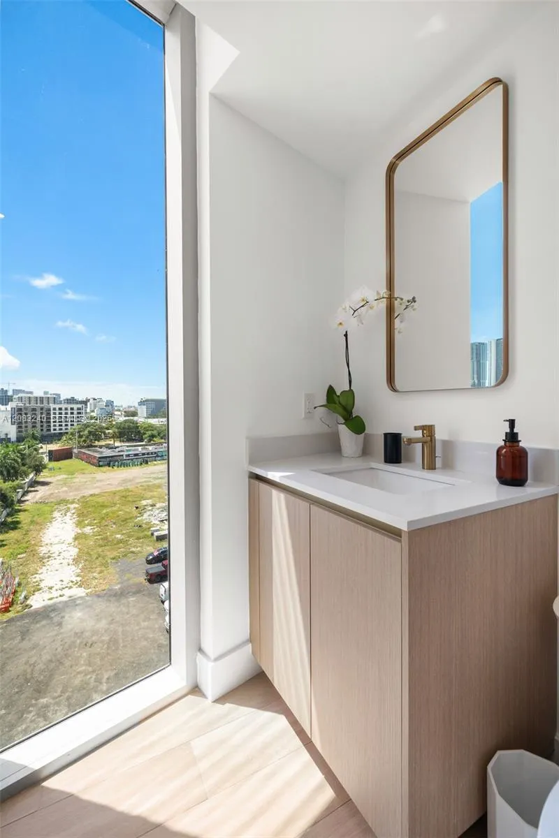 90 NE 32nd street #801 Miami, FL 33137