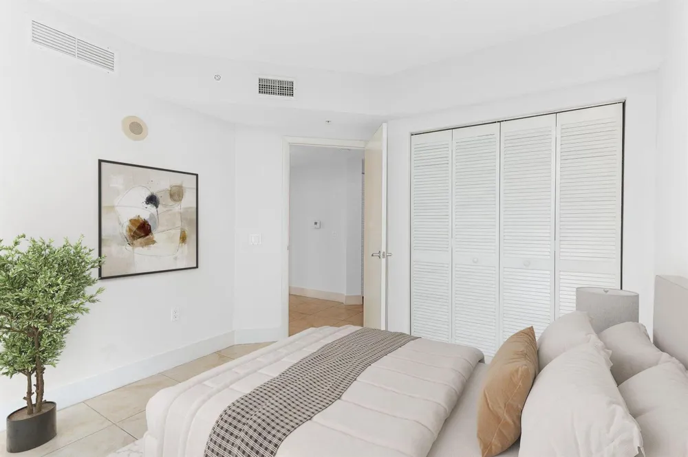 41 SE 5th Street ##417 Miami, FL 33131