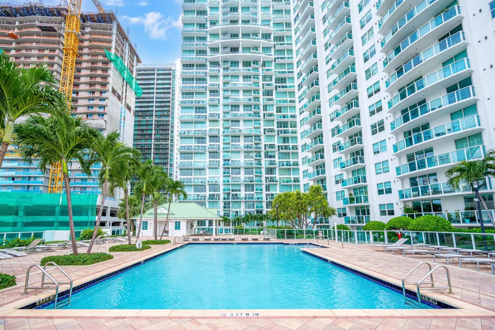 41 SE 5th Street ##417 Miami, FL 33131