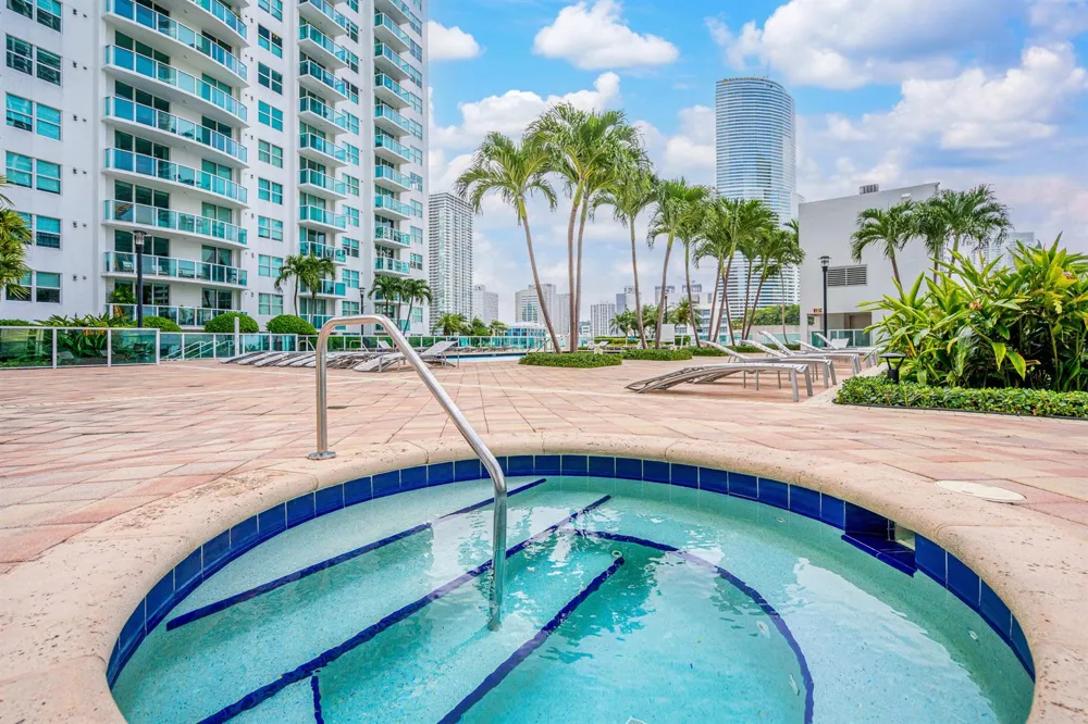 41 SE 5th Street ##417 Miami, FL 33131