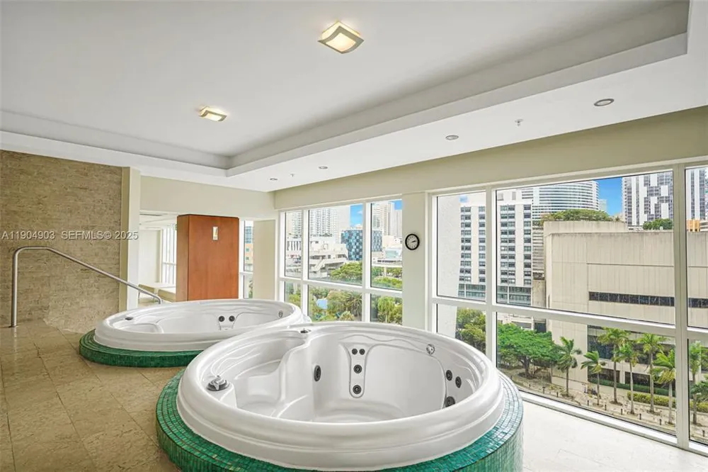41 SE 5th Street ##417 Miami, FL 33131