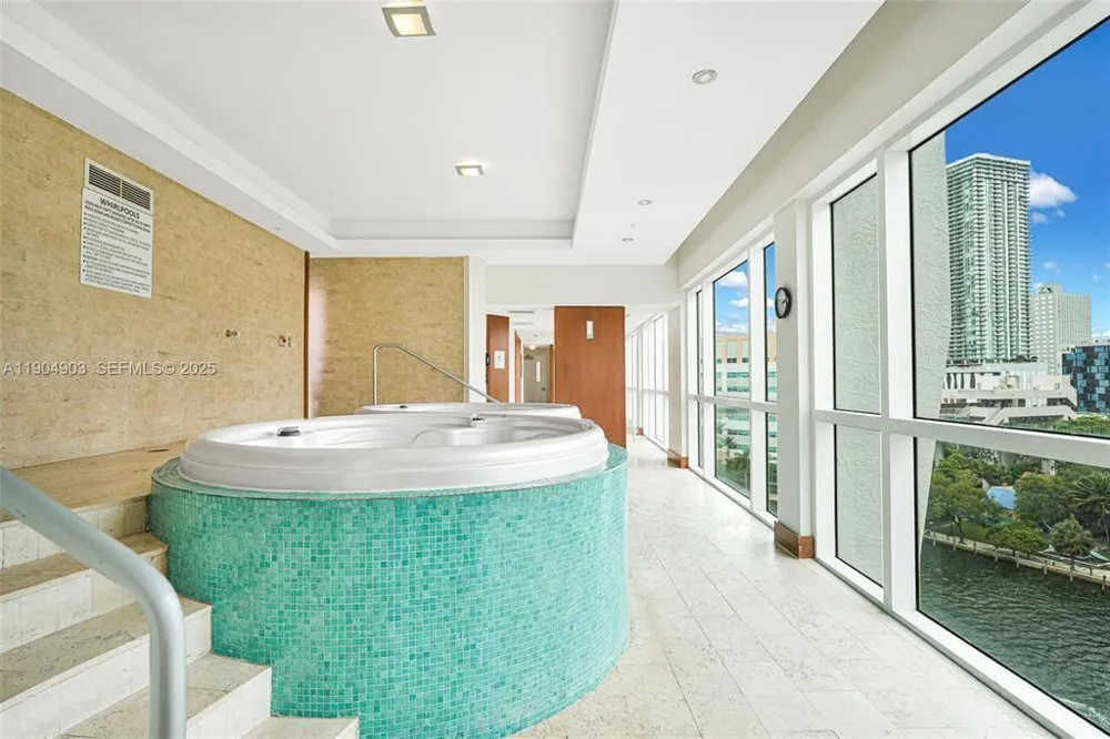 41 SE 5th Street ##417 Miami, FL 33131