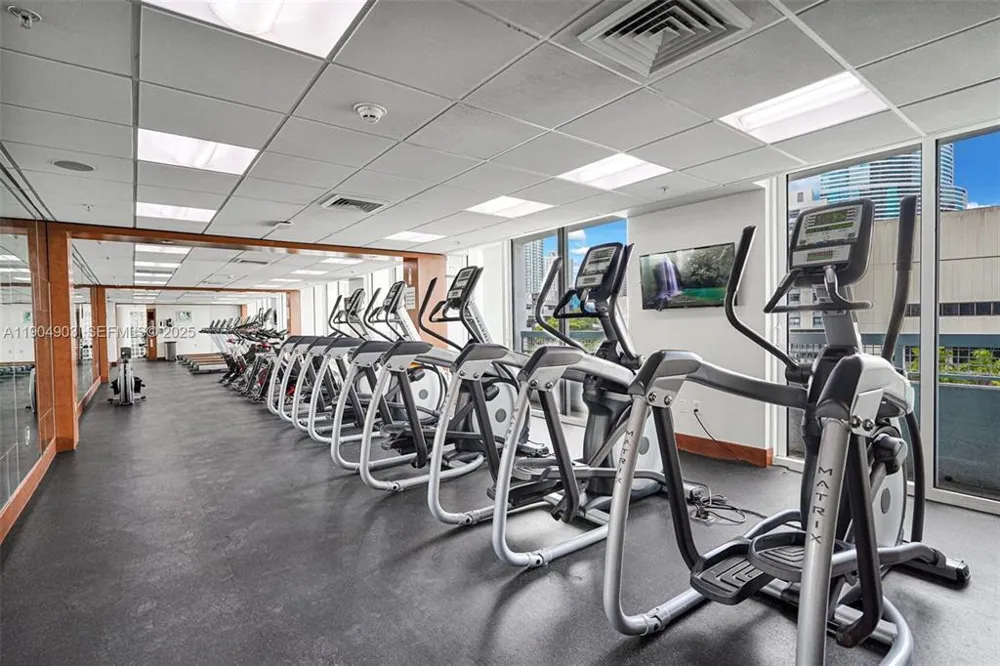 41 SE 5th Street ##417 Miami, FL 33131