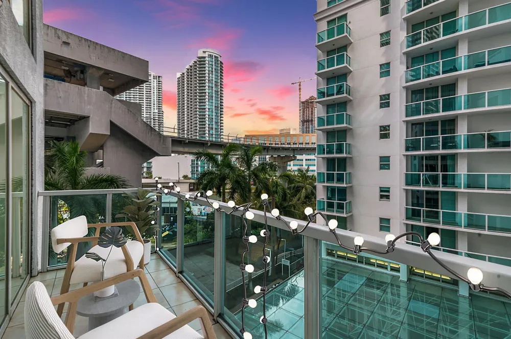 41 SE 5th Street ##417 Miami, FL 33131
